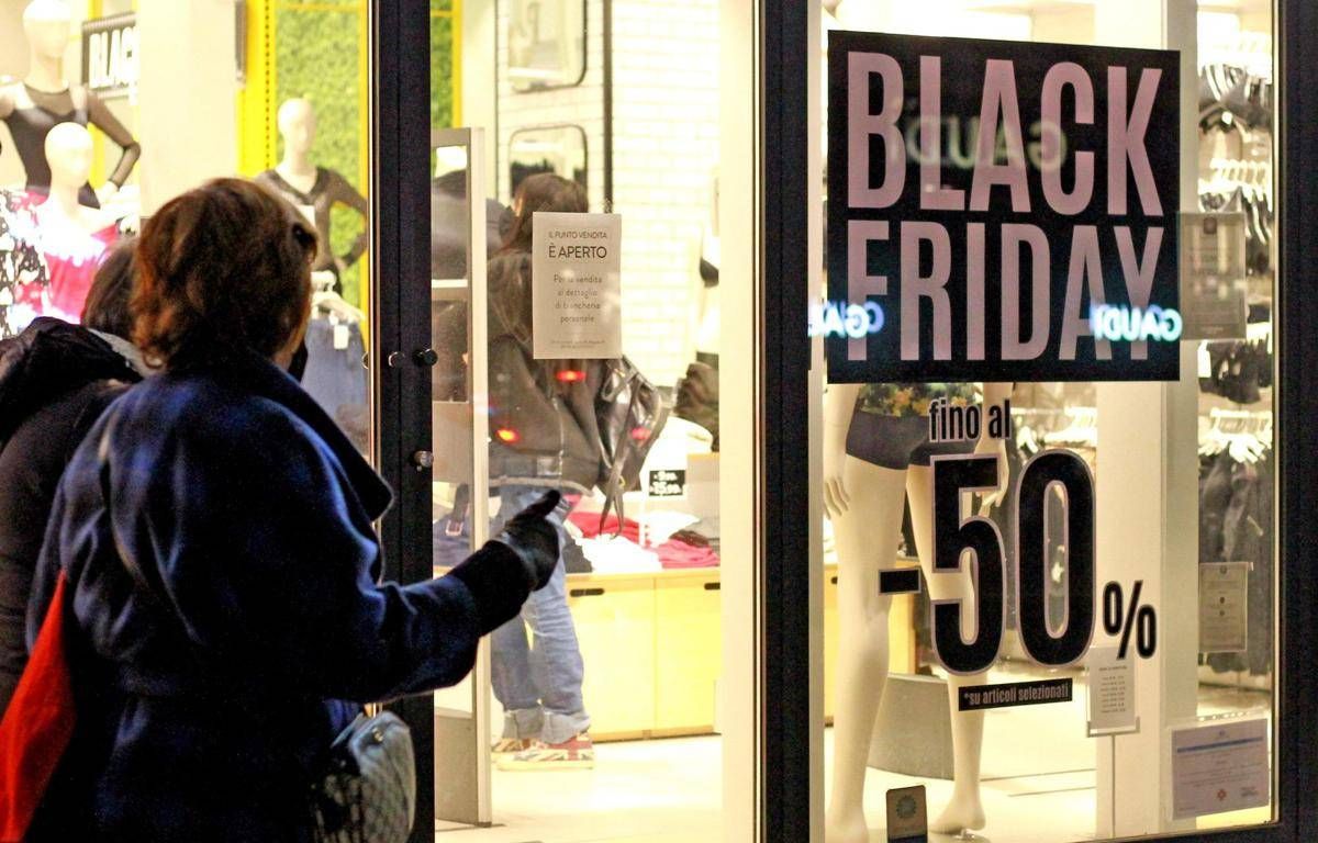 Cosa succede al cervello durante il Black Friday La scienza svela perche compriamo troppo