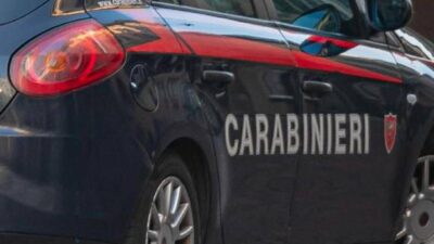 Napoli uccide la sorella a coltellate e chiama i carabinieri
