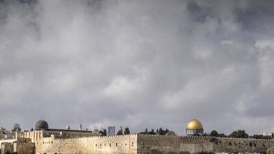 Gerusalemme media oltre 460 coloni israeliani assaltano moschea di Al Aqsa