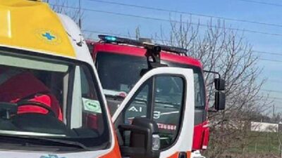 Scontro tra bus pieno di studenti e unauto ad Arignano un morto e una ventina di contusi