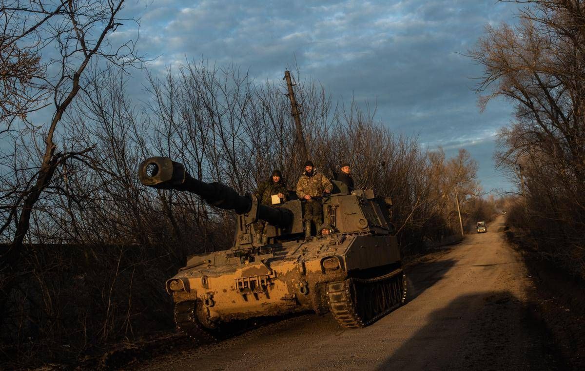 Ucraina le forze russe avanzano a Kupyansk. Zelensky insiste su difesa aerea