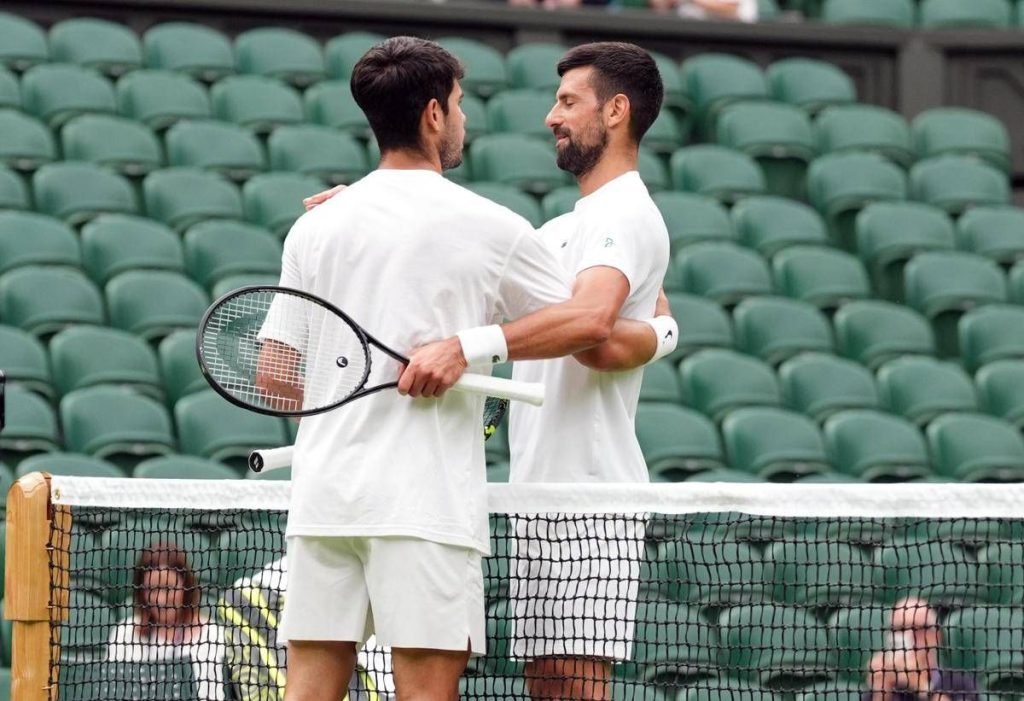 Alcaraz, passante da sogno con Djokovic a Wimbledon. Poi lo ‘sfotte’ – Video