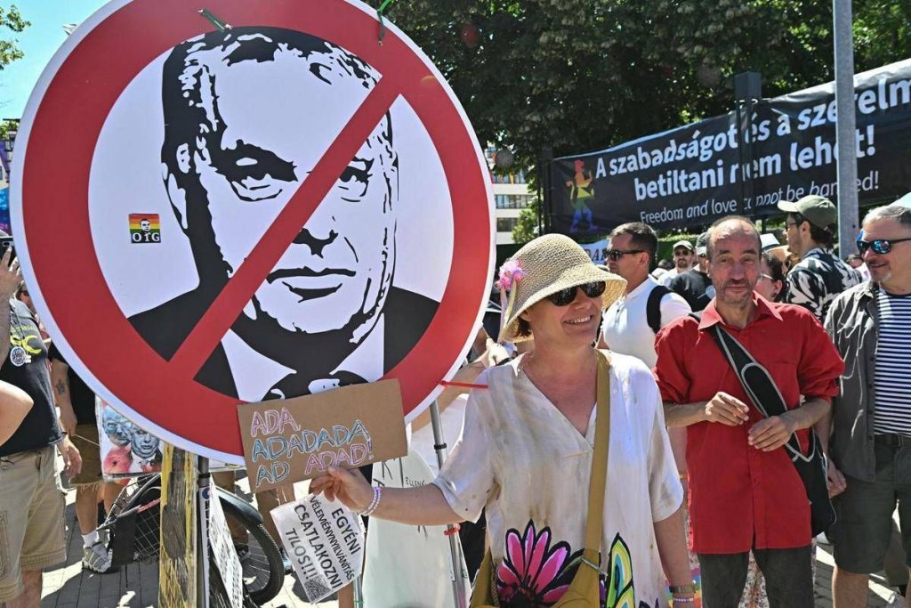 Pride a Budapest, ira Orban: “Spettacolo ripugnante ordinato da Bruxelles”