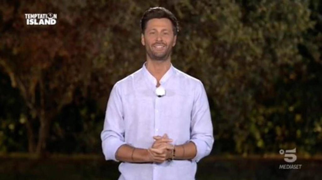 Temptation Island, Bisciglia anticipa: “Vedrete una cosa mai successa prima”