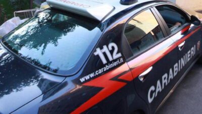 Milano pedina ovunque la moglie con il Gps e tenta di darle fuoco arrestato 46enne