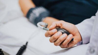 Pressione alta anche i bimbi sono ipertesi casi raddoppiati in 20 anni