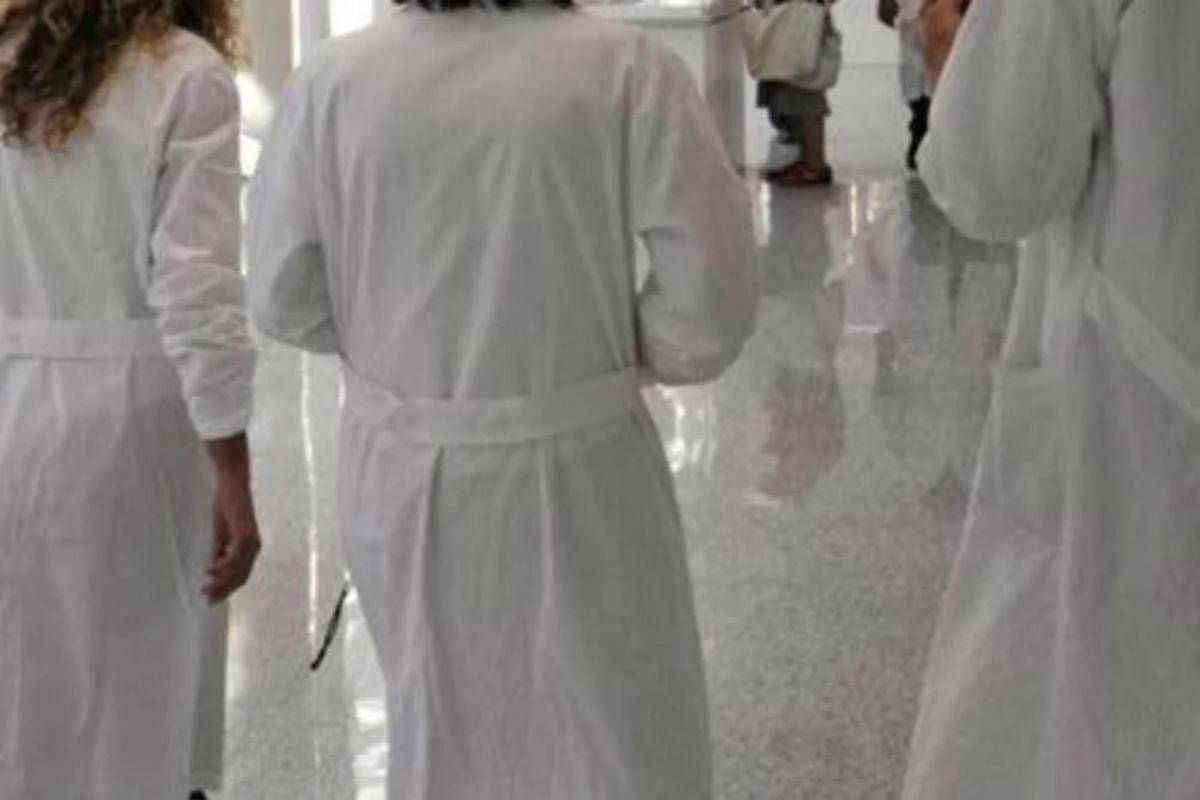 Sanita firmato contratto per 137mila medici e sanitari aumenti medi di 491 euro al mese