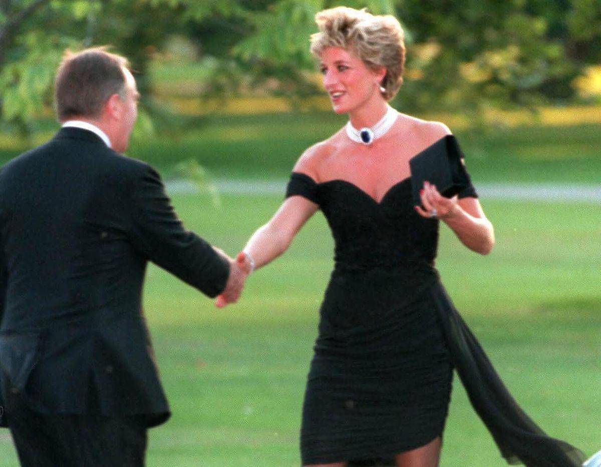 A Parigi da oggi la statua di Diana con labito della vendetta cose e perche si chiama cosi