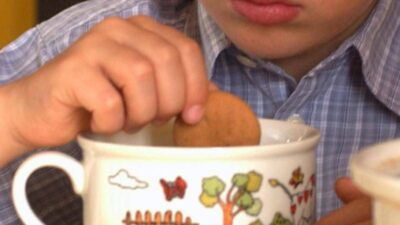 Arezzo bimbo di 4 anni intossicato dai biscotti alla cannabis arrestato lo zio pasticciere