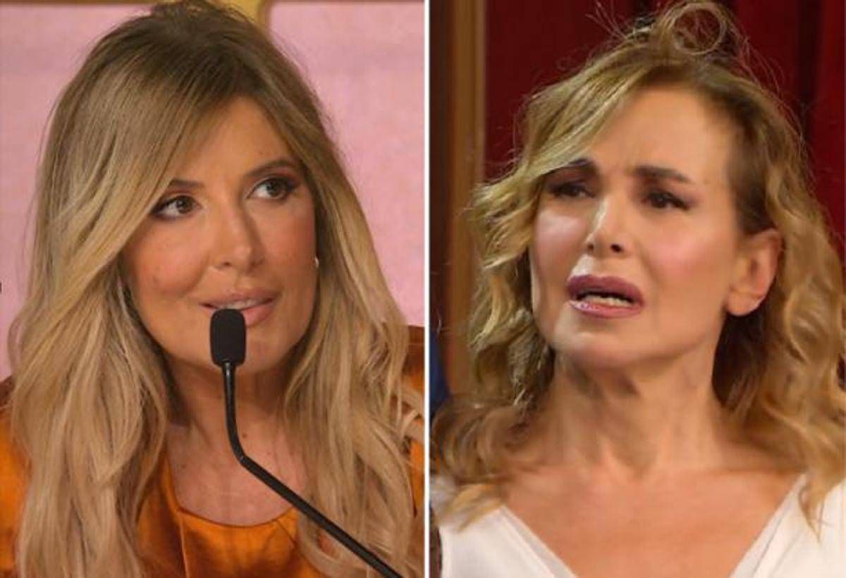 Ballando la mano di Barbara DUrso trema e Selvaggia Lucarelli attacca E una sceneggiata