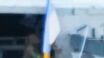 Battaglia infinita per Pokrovsk issata la bandiera ucraina. Russia cerca la spallata con nuova tattica