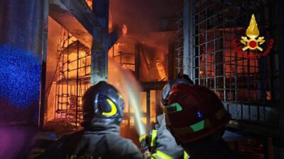 Catania incendio in centro fieristico la situazione oggi