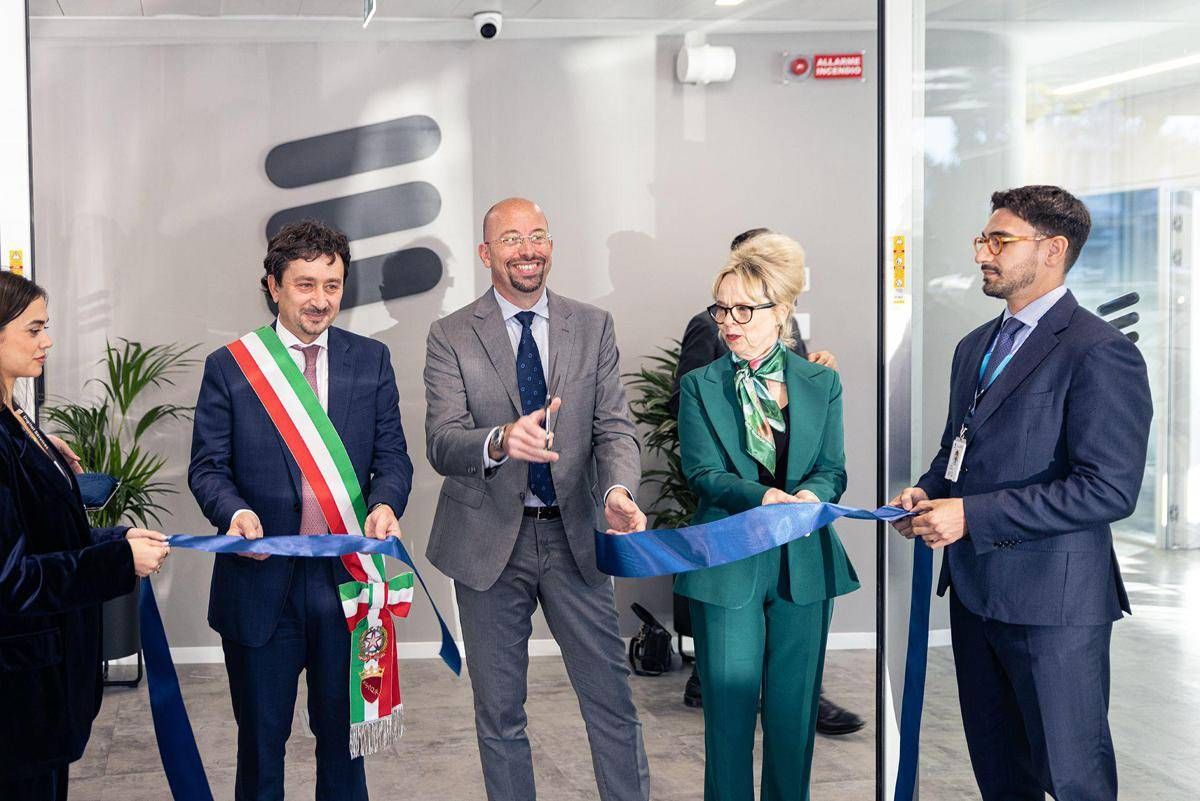 Ericsson apre la nuova sede a Roma un hub da 900 dipendenti tra sostenibilita e trasformazione digitale