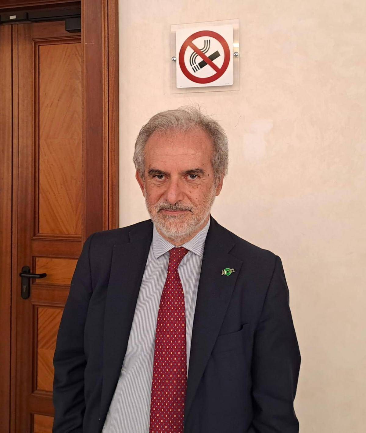 Fumo Perrone Aiom in Italia causa 93mila morti lanno strage che costa a Ssn 25 mld