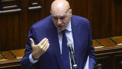 Guerra ibrida il report di Crosetto Siamo sotto attacco servono 5mila unita