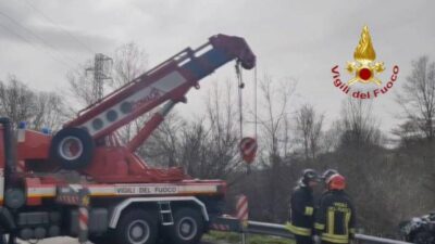 Incidente a Pordenone bus di studenti finisce in un fosso 3 feriti