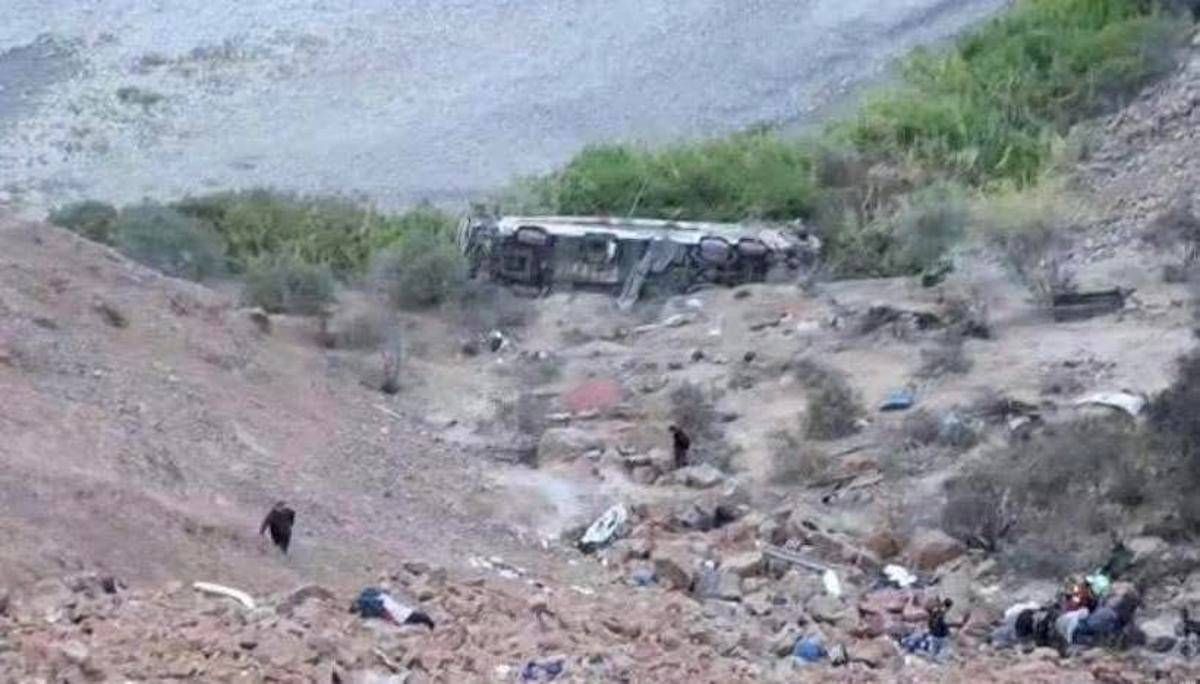 Incidente nel sud del Peru bus finisce in un burrone almeno 37 morti