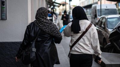 LAustria vuole vietare il velo alle studentesse under 14 Favorisce immagine distorta del corpo