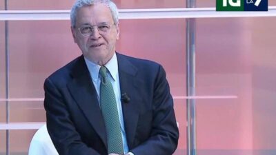 La7 Mentana conduce tg daltonico per problema alle luci