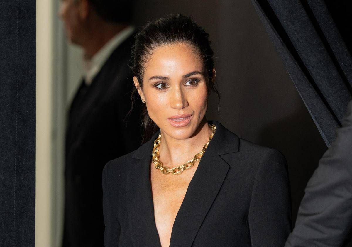 Meghan Markle torna a recitare la duchessa gia sul set per Close Personal Friends