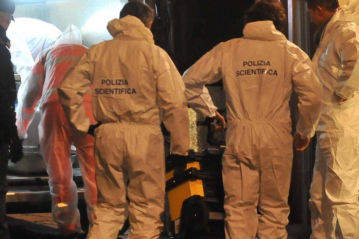 Napoli Nunzia Cappitelli trovata morta in casa autopsia per chiarire le cause della morte