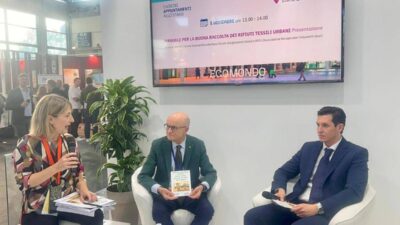 Rifiuti tessili presentato il manuale per la buona raccolta di Unirau e Ariu