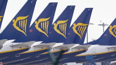 Ryanair stop ai biglietti cartacei da mercoledi carte dimbarco solo digitali