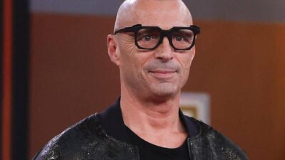 Spiava Alex Britti in casa condannata lex compagna