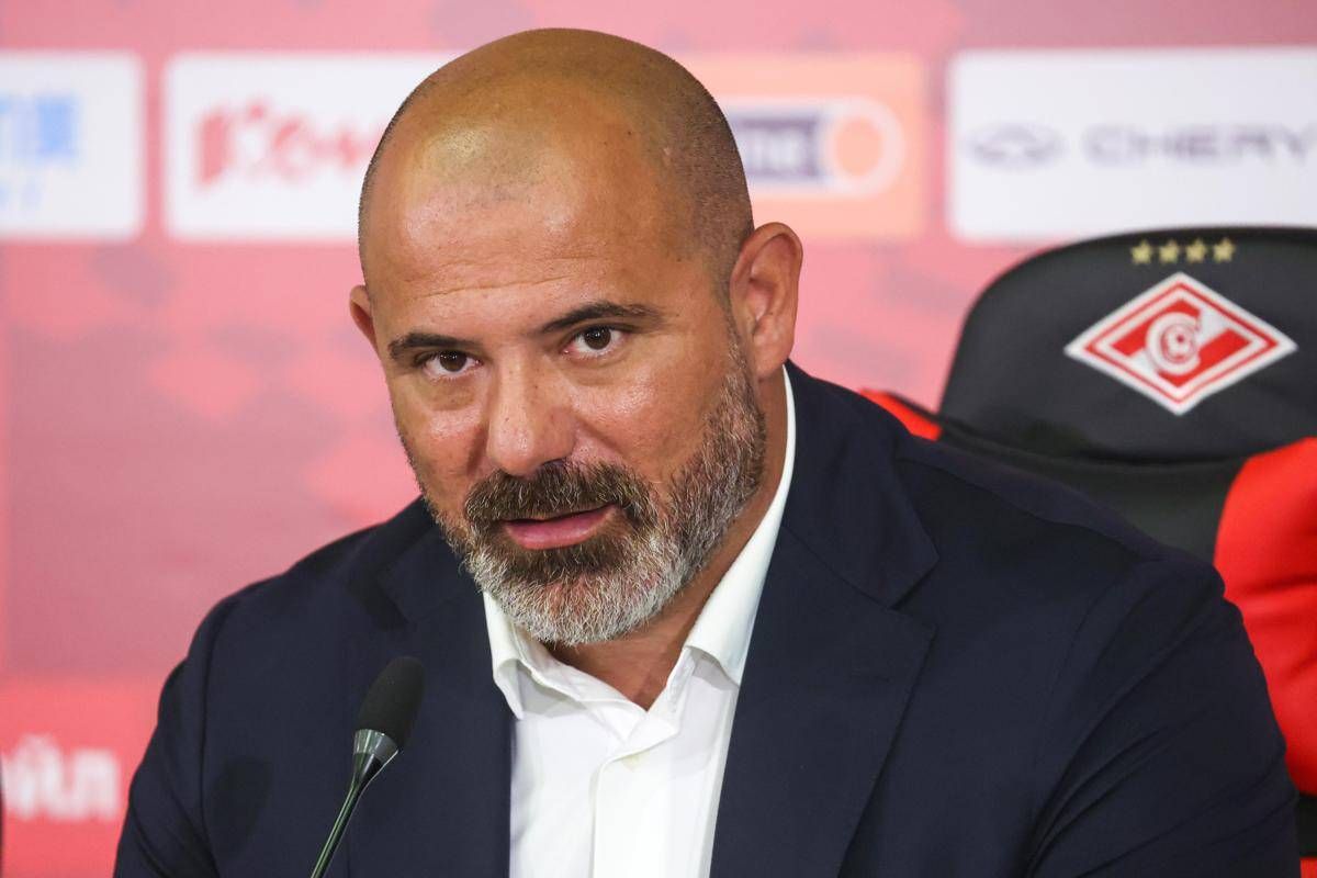 Stankovic furia contro giornalista. in italiano Perche mi provochi