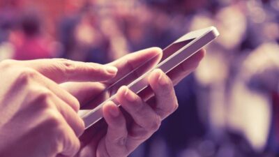 Tutti parlano di Ue in un anno boom di interazioni online ma il sentiment e negativo i dati Socialcom