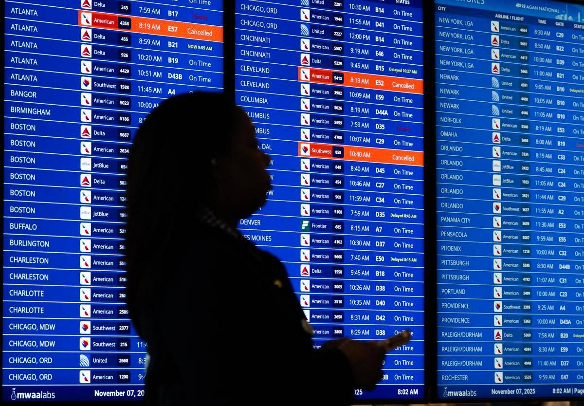 Usa caos in 40 aeroporti per lo shutdown oltre mille voli cancellati